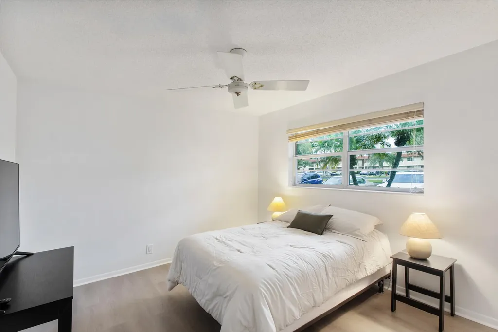 20 Abbey Lane Delray Beach FL 33446