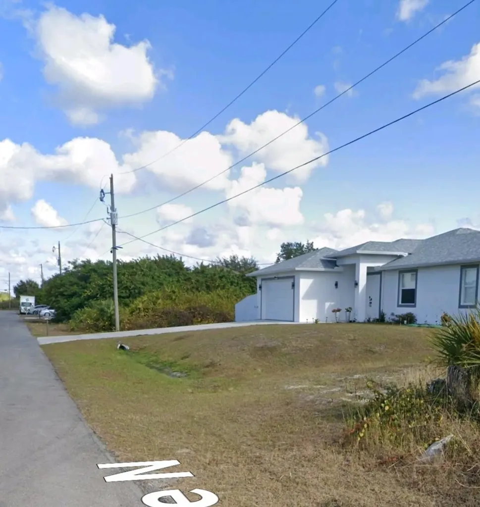 6006 Flora Avenue N Lehigh Acres FL 33971