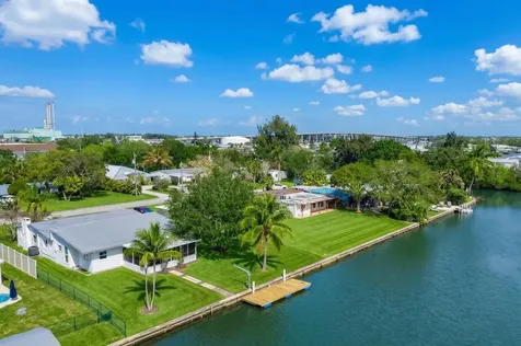 241 14th Place Vero Beach FL 32960