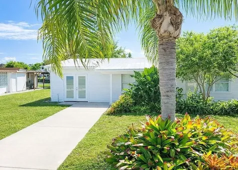 241 14th Place Vero Beach FL 32960