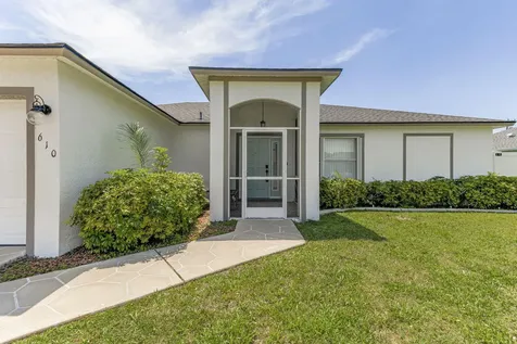 610 SE 21st Lane Cape Coral FL 33990