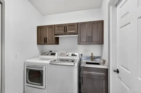 610 SE 21st Lane Cape Coral FL 33990