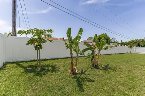 610 SE 21st Lane Cape Coral FL 33990