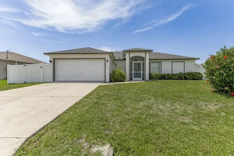 610 SE 21st Lane Cape Coral FL 33990