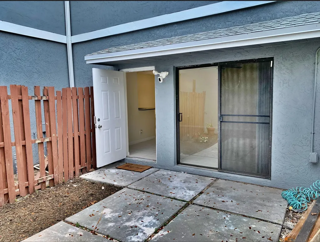 13 Crossings Circle Boynton Beach FL 33435