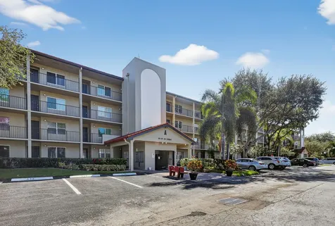 901 SW 128th Terrace Pembroke Pines FL 33027