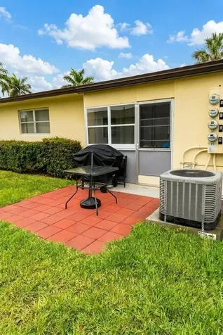 2898 Ashley Drive Drive E West Palm Beach FL 33415