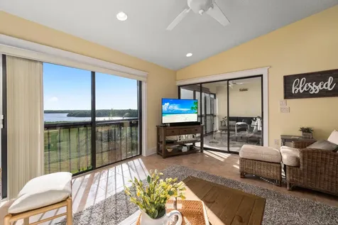 3225 S Lakeview Circle Fort Pierce FL 34949