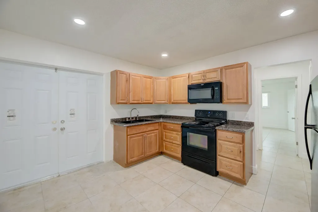 7546 NW 44th Court Coral Springs FL 33065