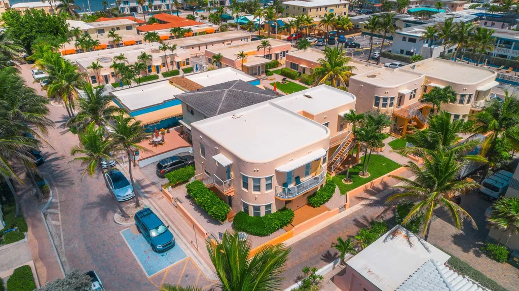 311 Connecticut Street Hollywood FL 33019