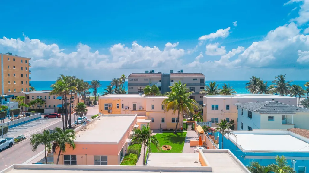 311 Connecticut Street Hollywood FL 33019