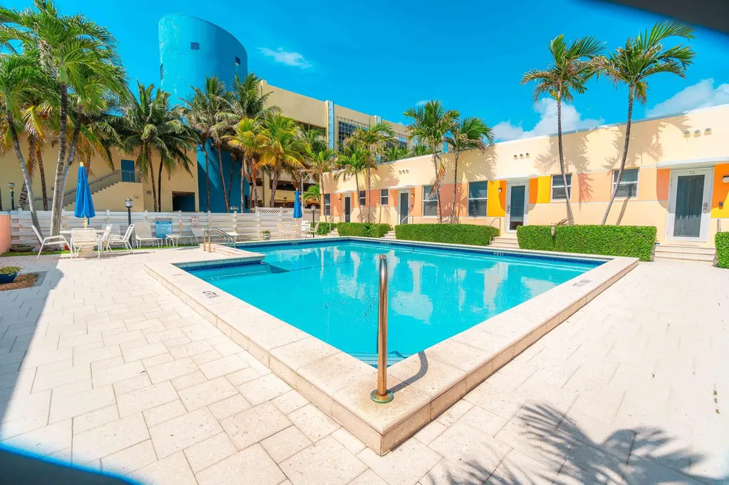 311 Connecticut Street Hollywood FL 33019