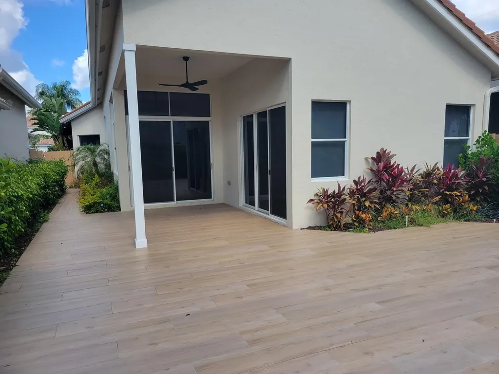 6670 NW 25th Way Boca Raton FL 33496