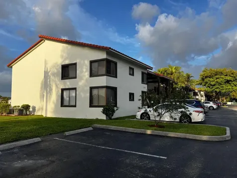 3200 NW 46th Street Oakland Park FL 33309