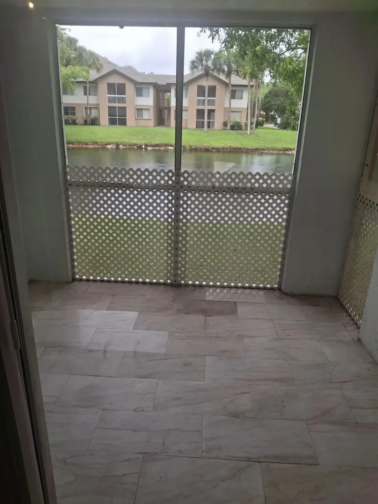 9833 Westview Drive Coral Springs FL 33076