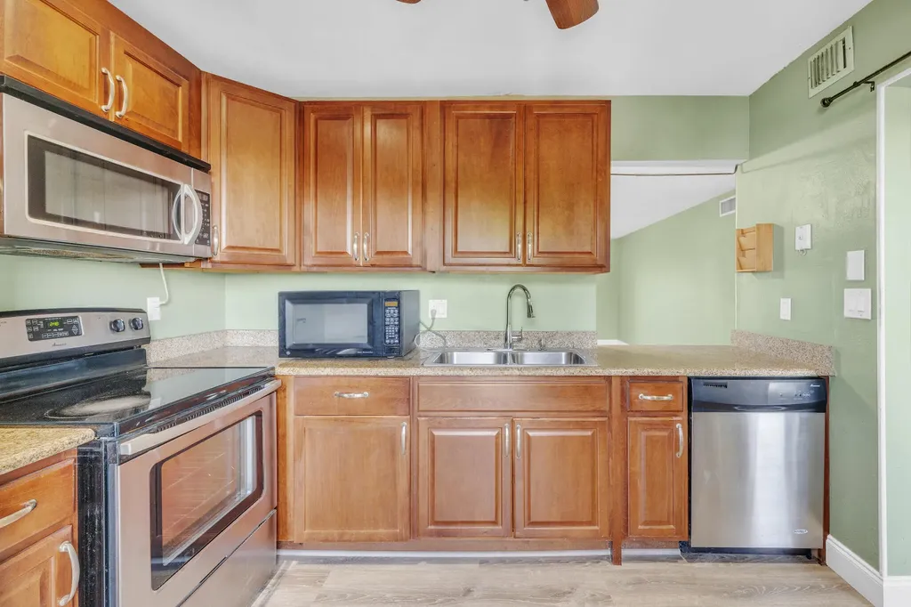 7541 NW 16th Street Plantation FL 33313