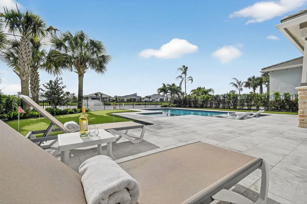 10764 Northbrook Circle Palm Beach Gardens FL 33412