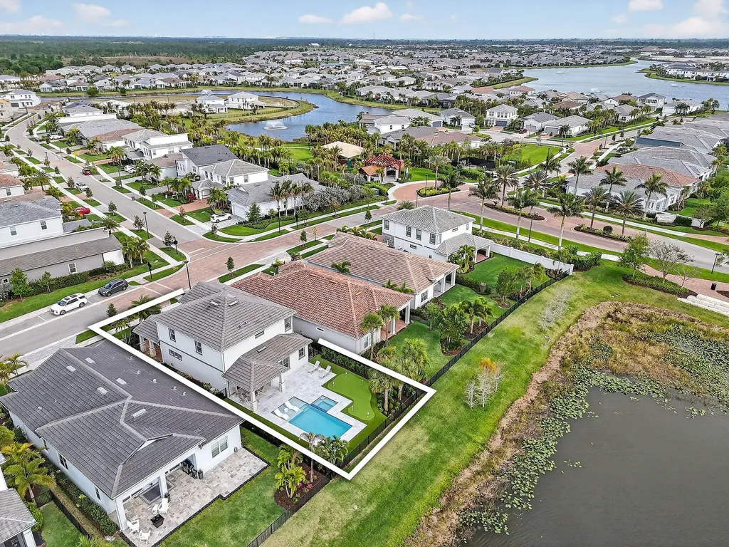 10764 Northbrook Circle Palm Beach Gardens FL 33412