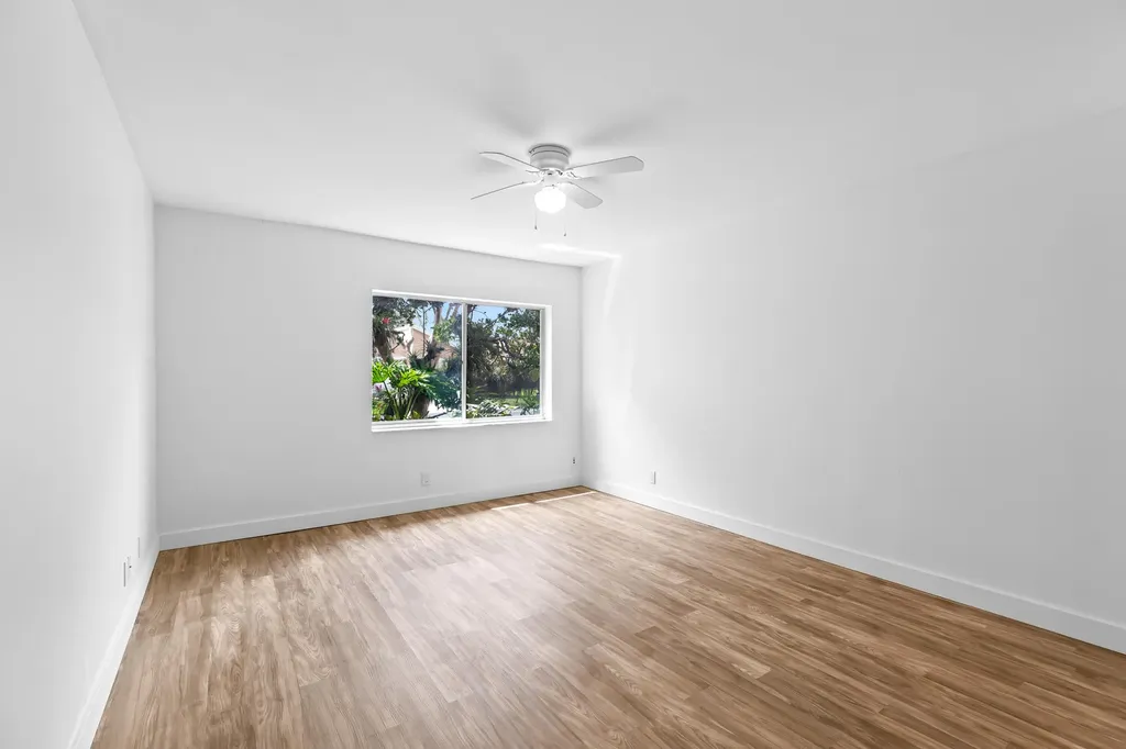 8089 Springtree Road Boca Raton FL 33496