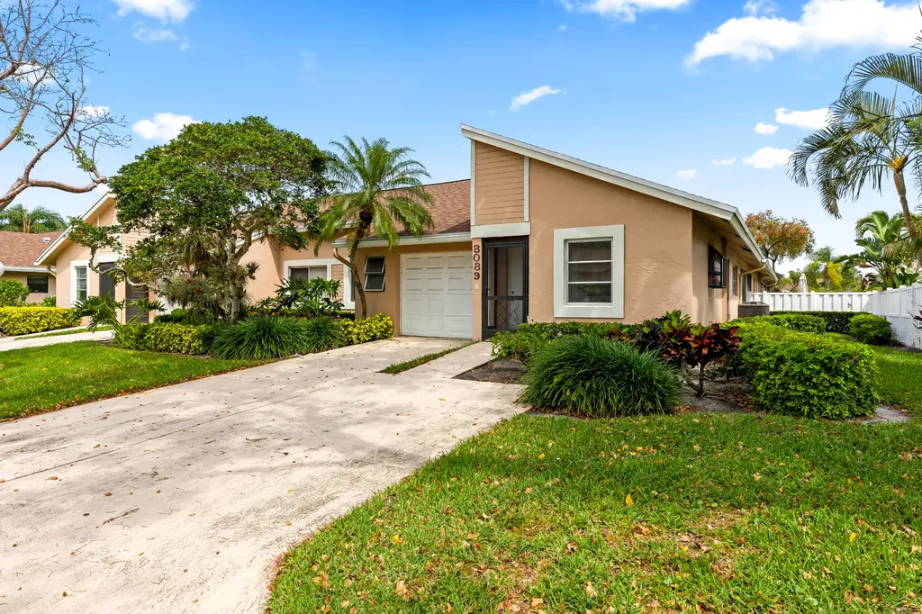 8089 Springtree Road Boca Raton FL 33496