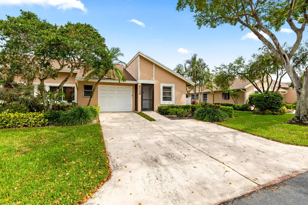 8089 Springtree Road Boca Raton FL 33496