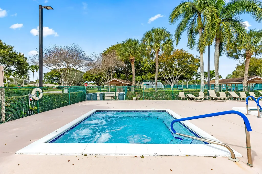 8089 Springtree Road Boca Raton FL 33496