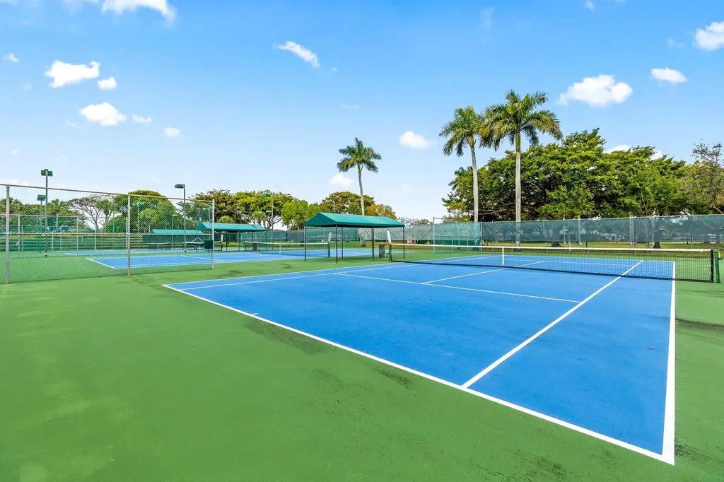 8089 Springtree Road Boca Raton FL 33496
