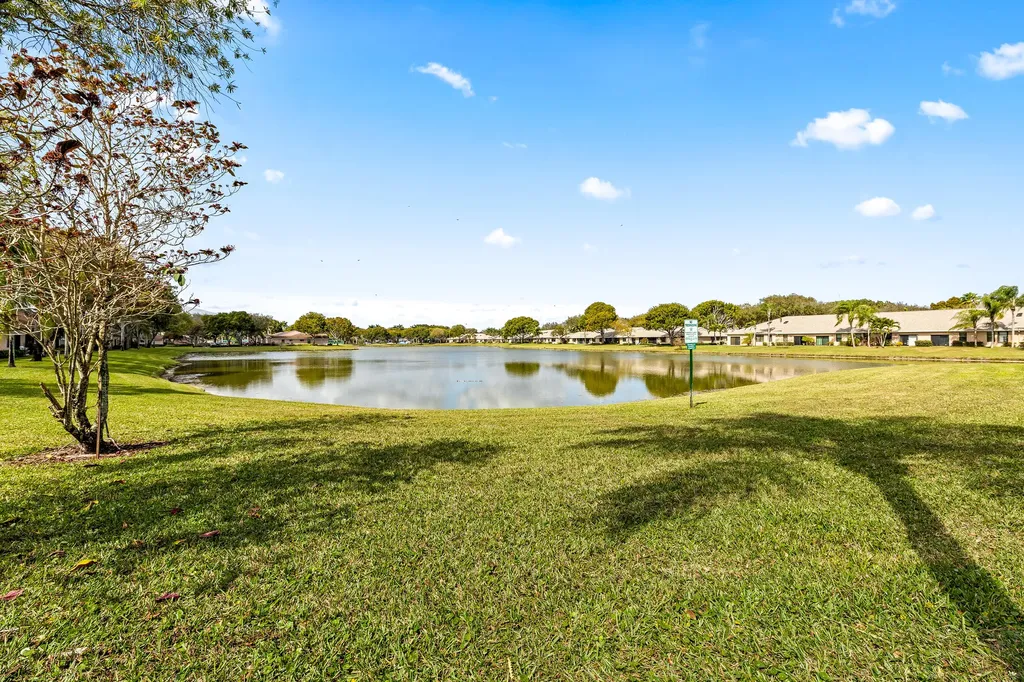 8089 Springtree Road Boca Raton FL 33496