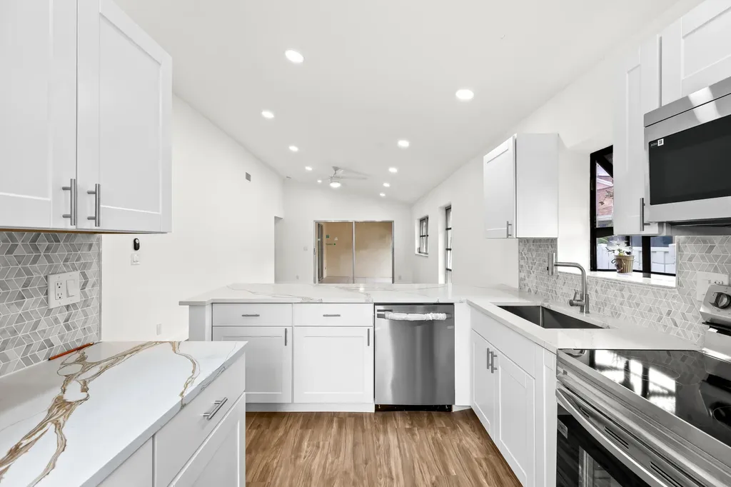8089 Springtree Road Boca Raton FL 33496