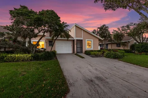 8089 Springtree Road Boca Raton FL 33496