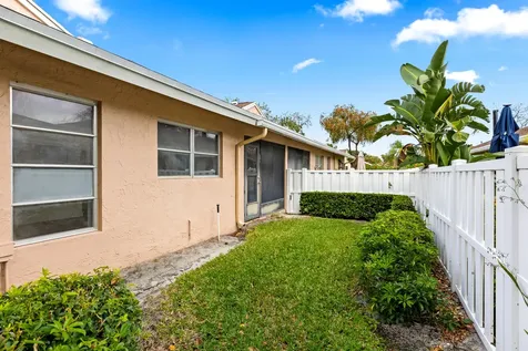 8089 Springtree Road Boca Raton FL 33496