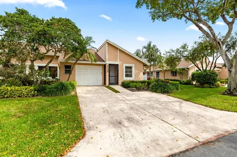 8089 Springtree Road Boca Raton FL 33496