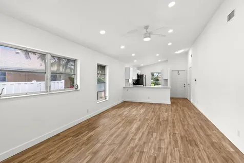 8089 Springtree Road Boca Raton FL 33496