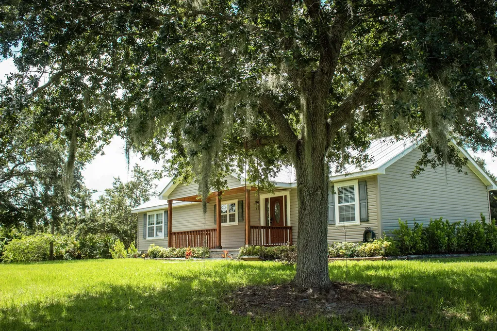 24770 SW 95th Street Indiantown FL 34956