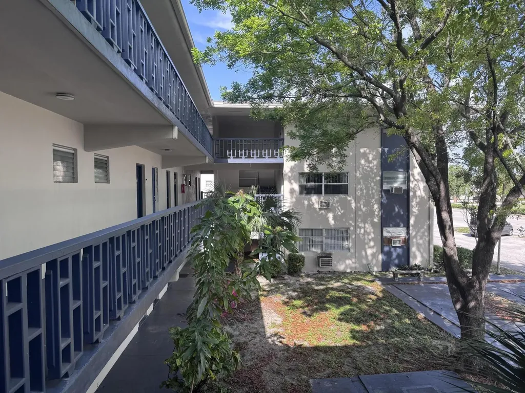 1150 E Sample Road Pompano Beach FL 33064