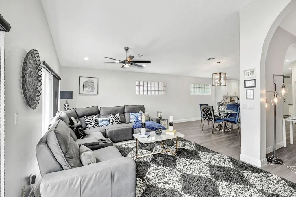 7946 Sailing Shores Terrace Boynton Beach FL 33437