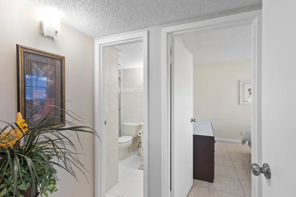 3 Abbey Lane Delray Beach FL 33446