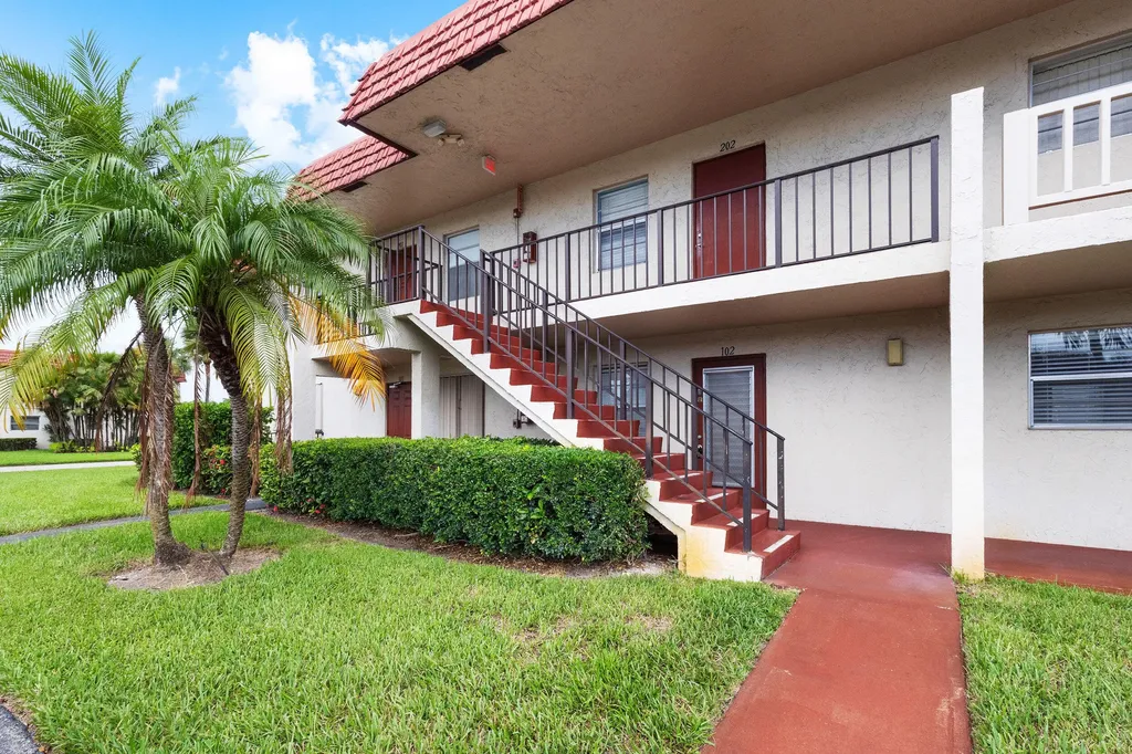 3 Abbey Lane Delray Beach FL 33446