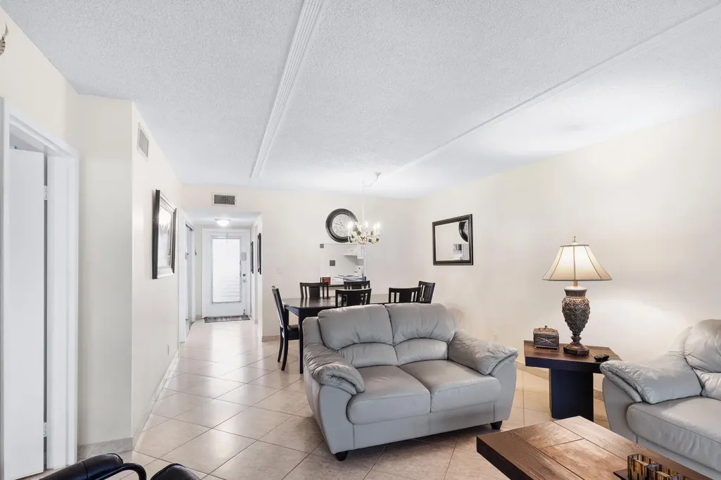 3 Abbey Lane Delray Beach FL 33446