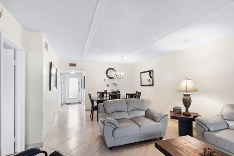 3 Abbey Lane Delray Beach FL 33446