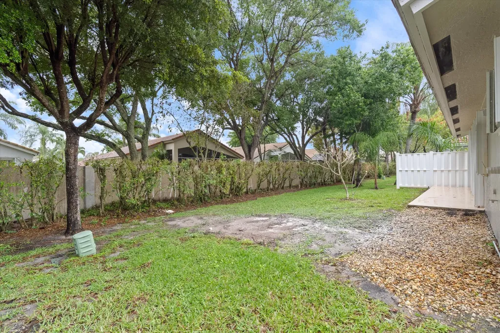 9950 Harbour Lake Circle Boynton Beach FL 33437