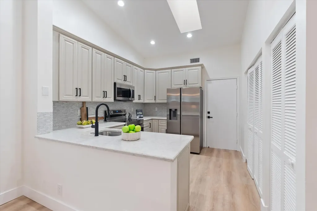 9950 Harbour Lake Circle Boynton Beach FL 33437
