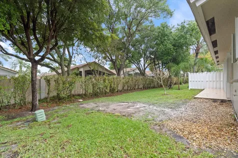 9950 Harbour Lake Circle Boynton Beach FL 33437