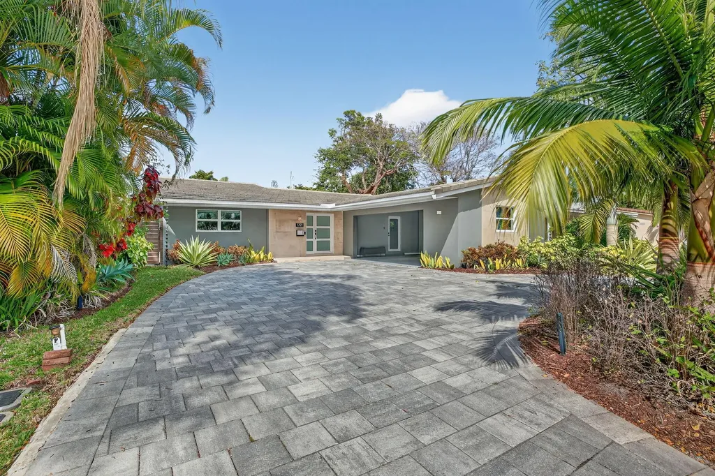 1721 NE 37th Street Oakland Park FL 33334