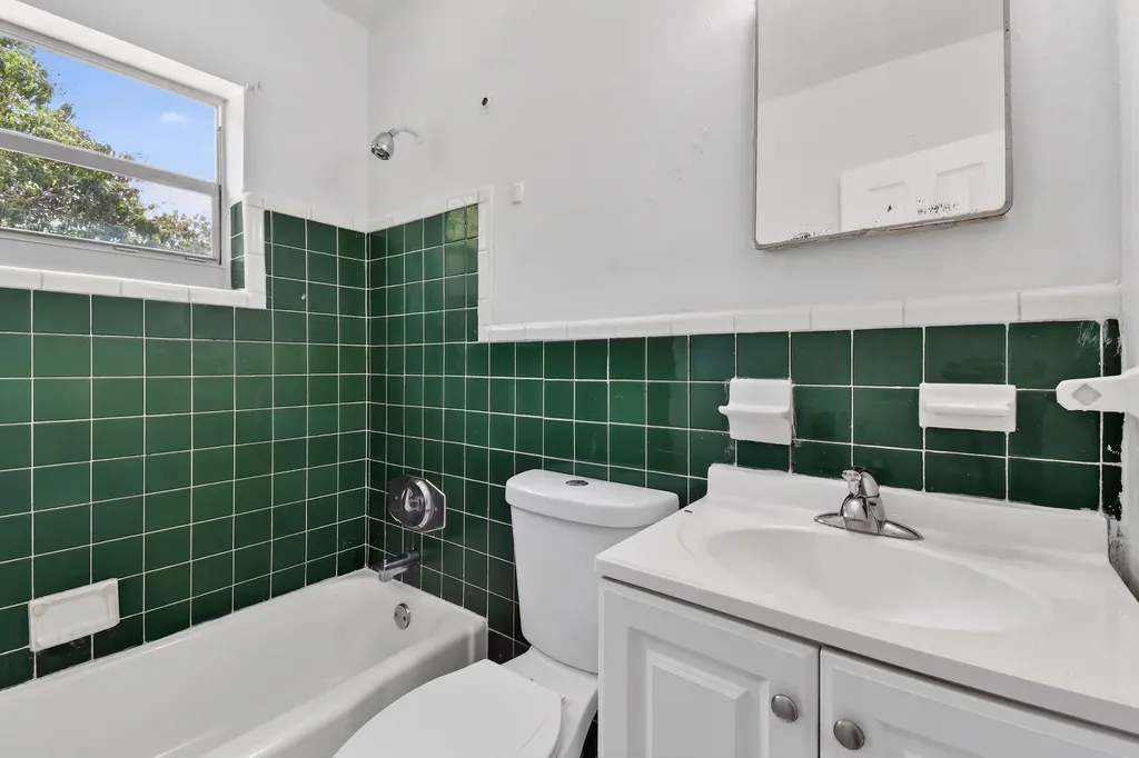 1172 W 34th Street Riviera Beach FL 33404