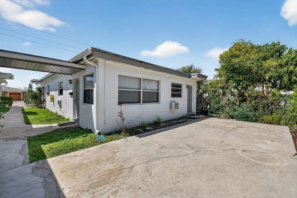 1172 W 34th Street Riviera Beach FL 33404