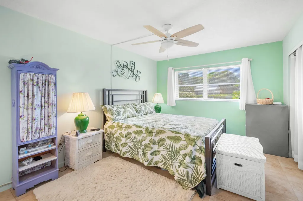 2102 NE 1st Way Boynton Beach FL 33435