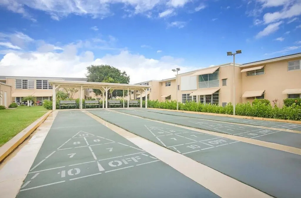 2102 NE 1st Way Boynton Beach FL 33435