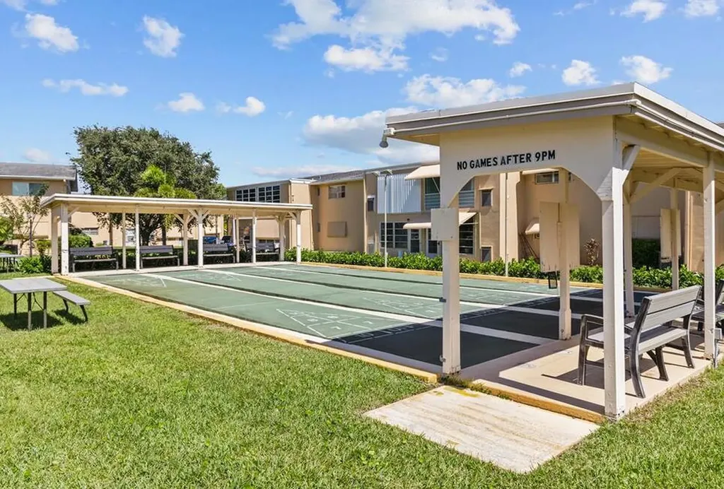 2102 NE 1st Way Boynton Beach FL 33435