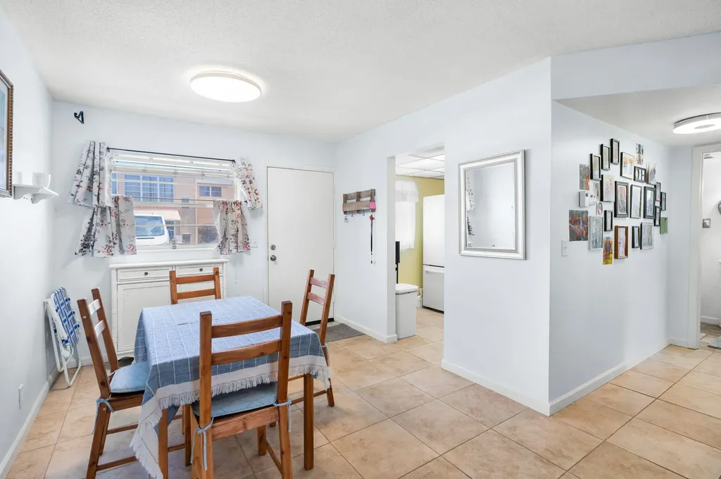 2102 NE 1st Way Boynton Beach FL 33435
